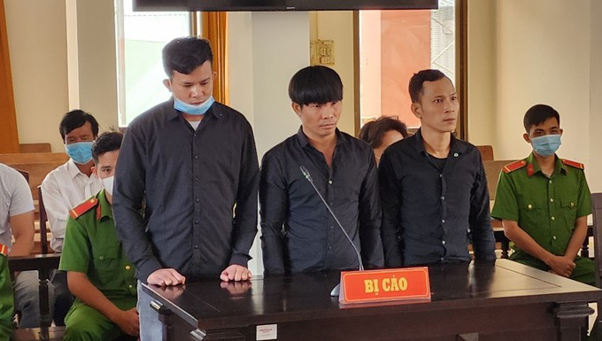 Phú Quốc: Đôi bạn tù làm 'người nhện' đột nhập cửa hàng điện thoại