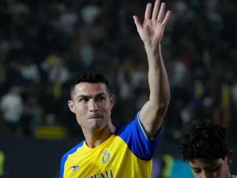 Trận ra mắt Al Nassr của Ronaldo bị hoãn vì mất điện