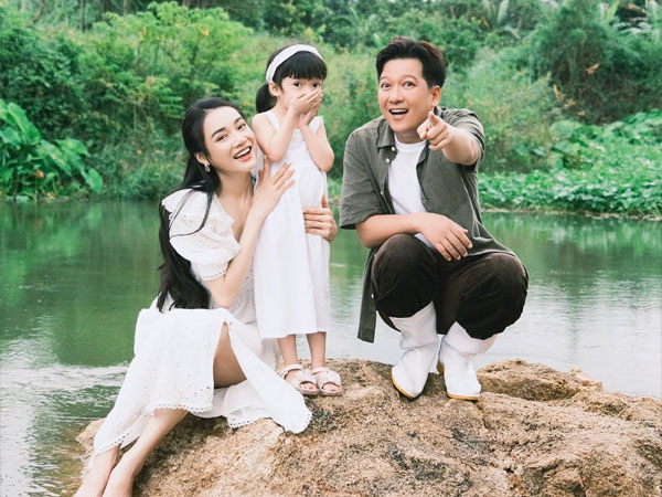 Cưng chiều vợ như bà hoàng nhưng Trường Giang lại có cách giáo dục con 'đối nghịch' hoàn toàn với Nhã Phương