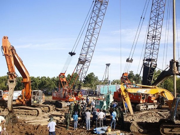 Cứu hộ bé trai 10 tuổi bị mắc kẹt trong trụ bê tông: Phải qua 11 bước để nhổ trụ bê tông