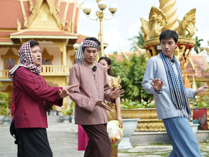 Kiều Minh Tuấn 'rối não' với vũ điệu Saravan trong '2 ngày 1 đêm'