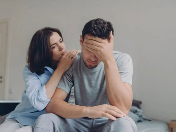 Lần đầu tiên nhận được 6 triệu tiền lương của chồng, vợ mừng bật khóc