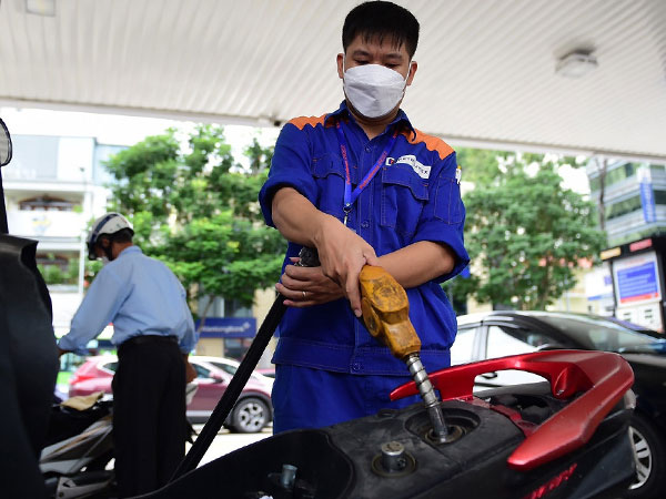 Đề xuất rút ngắn thời gian điều hành xăng dầu từ 10 ngày xuống 7 ngày