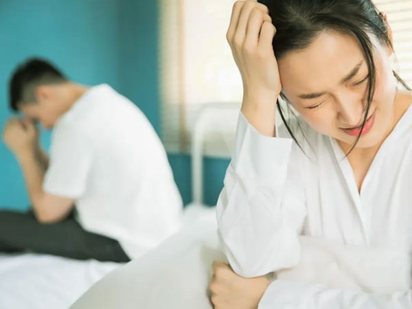 Trước khi tôi đi nước ngoài, bạn trai muốn cưới để 'giữ chân'