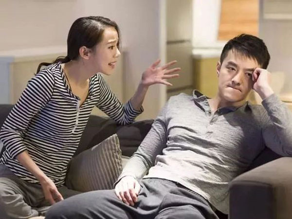 Vợ bất ngờ khi biết cách chồng chi tiêu tiền thưởng Tết