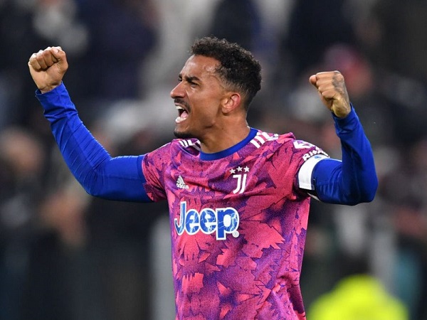 Danilo tỏa sáng, Juventus leo lên thứ 2