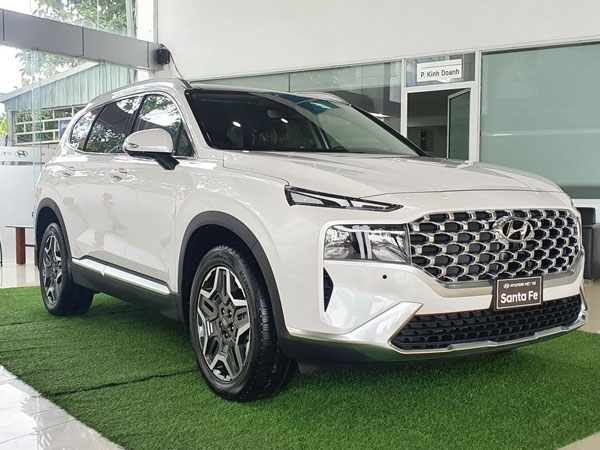 Hyundai Santa Fe hạ giá sâu 120 triệu, khách mua chênh tiếc 'đứt ruột'
