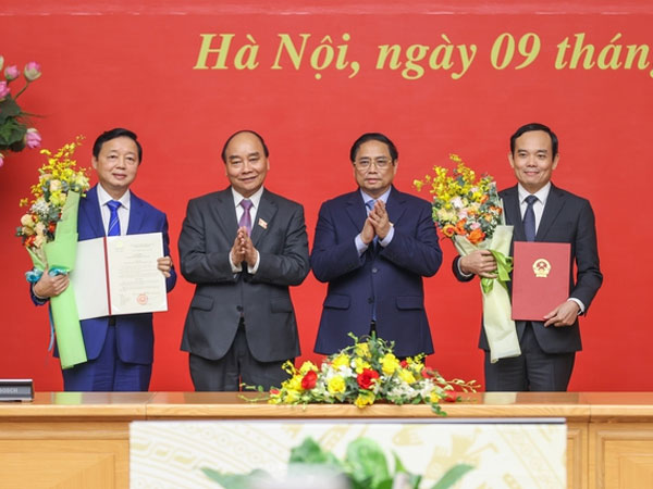 Công bố quyết định bổ nhiệm Phó Thủ tướng đối với hai ông Trần Lưu Quang và Trần Hồng Hà