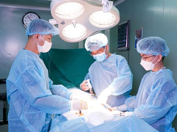 Mất Tết do nhờ 'lang băm' làm đẹp
