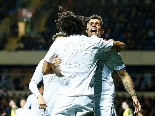Vượt qua đội hạng 3, Arsenal đại chiến Man City ở vòng 4