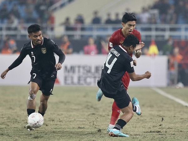 CĐV Đông Nam Á: ‘Cầu thủ Indonesia đá bóng như đánh Pencak Silat’