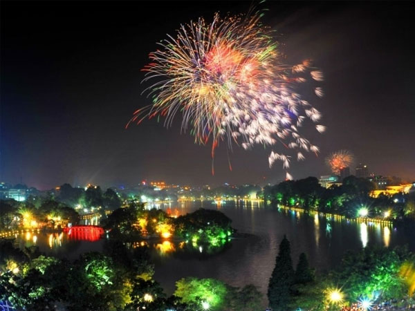 Chi tiết 30 địa điểm bắn pháo hoa đêm Giao thừa Tết Quý Mão 2023 tại Hà Nội