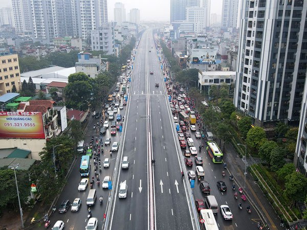 Thông xe đường Vành đai 2 trên cao đoạn Vĩnh Tuy - Ngã Tư Vọng, 'điểm nóng' giao thông Hà Nội thế nào?