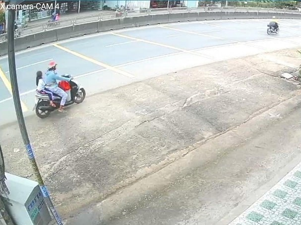 Người phụ nữ bắt cóc bé gái lớp 1 chở đi rồi cưỡng đoạt tài sản