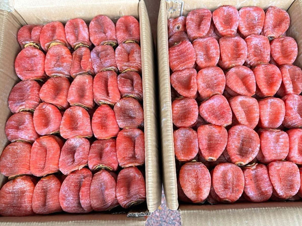 Hàng Trung Quốc đổ bộ chợ Tết, nhiều loại giá siêu rẻ