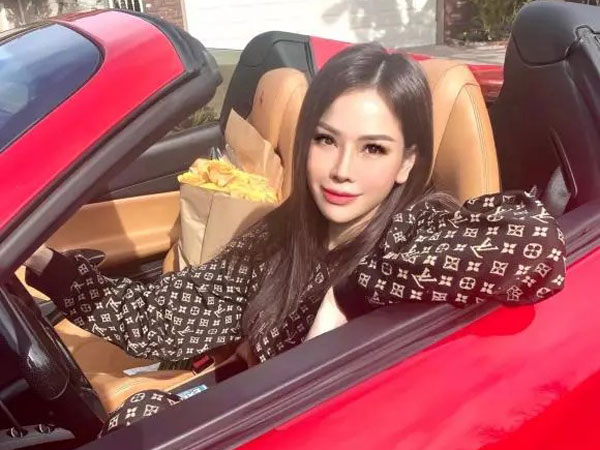 Con dâu tỷ phú Hoàng Kiều khoe ảnh, biệt thự ở đất Mỹ quá xa hoa