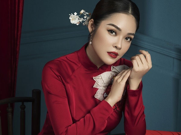 Tình trường sóng gió của Dương Cẩm Lynh