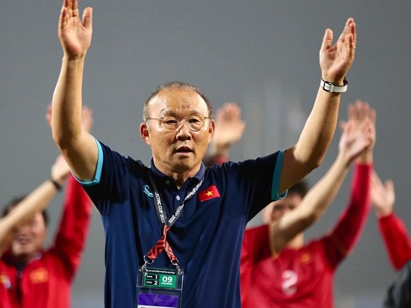 HLV Park Hang-seo: 'Cầu thủ Việt Nam chịu áp lực phải thắng, rời vị trí dẫn đến bàn thua'