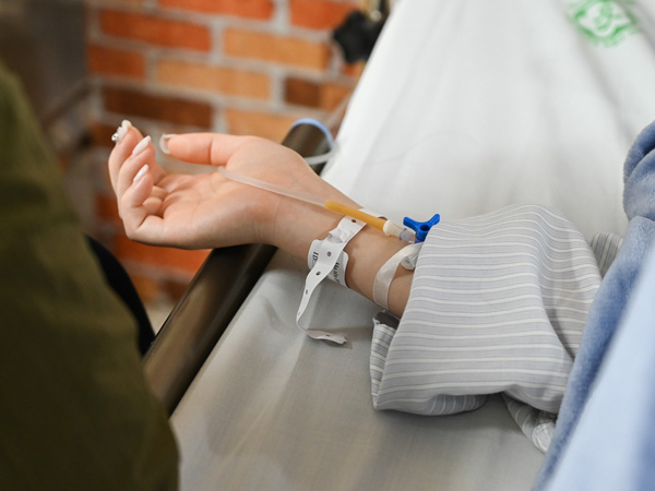 Chưa đến Tết đã nhập viện vì hành động nguy hiểm khi uống rượu