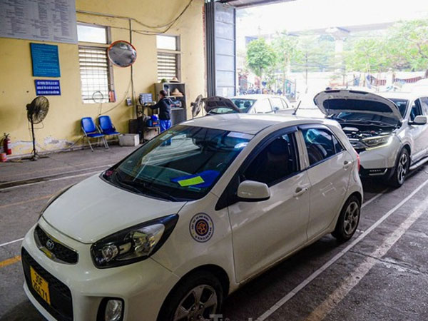 Chủ xe cần lưu ý gì để tránh 'sa lầy' ở trung tâm đăng kiểm?