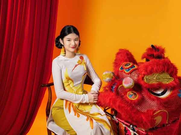 Con gái Trương Ngọc Ánh lớn phổng phao, khoe sắc vóc như hoa hậu tương lai trong tà áo dài