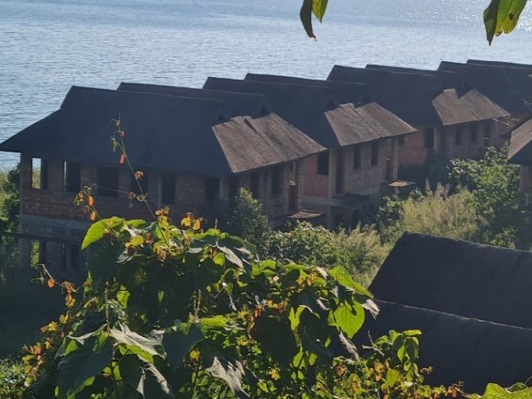 Ám ảnh loạt biệt thự bỏ hoang dưới chân núi Sơn Trà