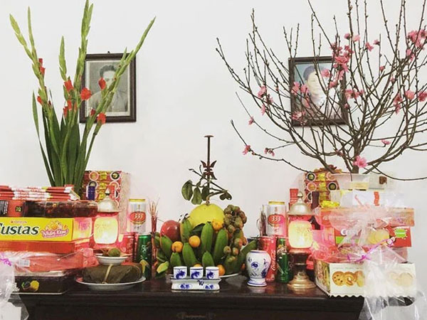Hoa cúng nên cắm bao nhiêu bông: Không phải 7 hay 9, đây mới là số hoa để được bề trên ban phúc