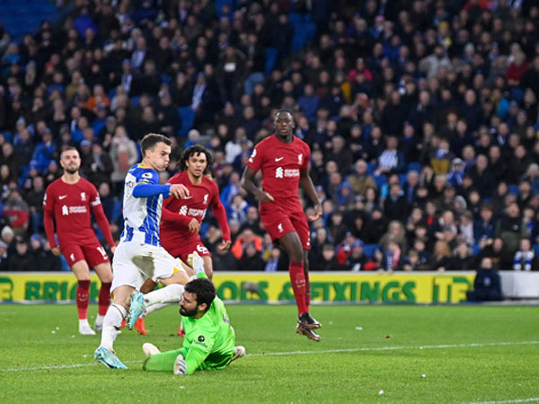 Thua thảm Brighton, Liverpool chạm đáy thất vọng