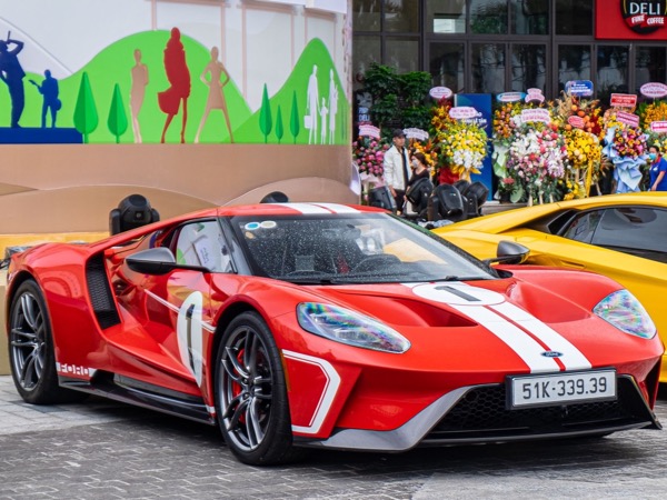 Ford GT hơn 60 tỷ của ông Đặng Lê Nguyên Vũ bất ngờ đổi màu lạ