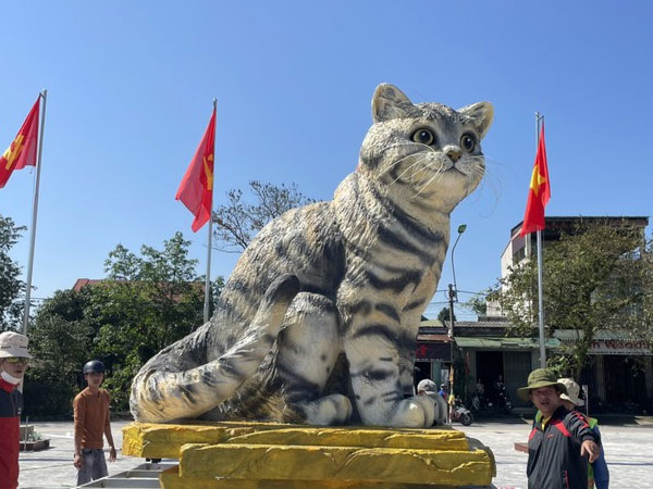'Chủ nhân' linh vật mèo nhận 'mưa lời khen' ở Quảng Trị lên tiếng