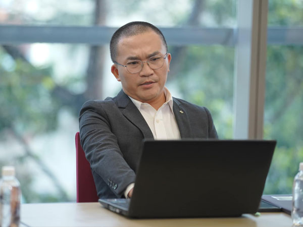 MC Đại Nghĩa bức xúc khi bị đồn qua đời vào 24 Tết: 'Lúc đó tôi đang hát ở chùa đó trời'