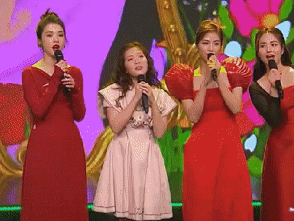 Việt Anh - Quỳnh Nga song ca tình tứ ở 'Gặp gỡ diễn viên truyền hình 2023'