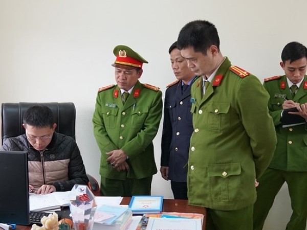 Hòa Bình: Khởi tố vụ 'nhận hối lộ' tại Trung tâm đăng kiểm 28-01S
