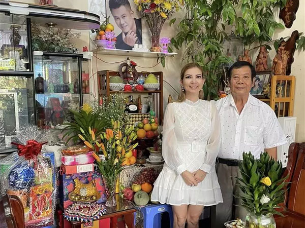 Phạm Thanh Thảo thăm Vân Quang Long, nói về bố mẹ cố ca sĩ