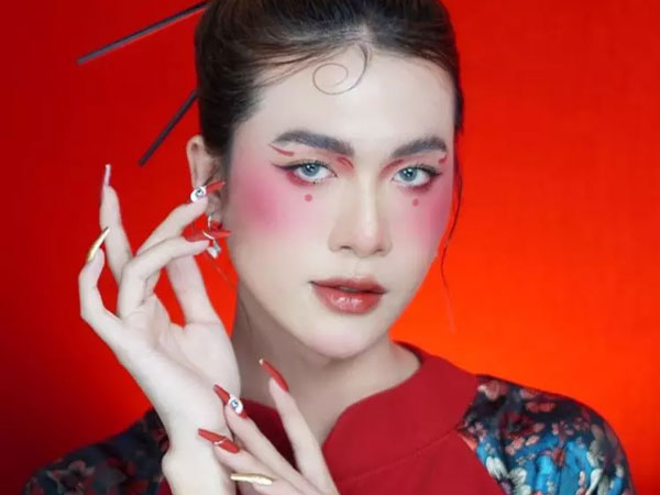 Nét đẹp phi giới tính của beauty blogger 9x