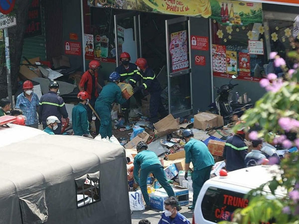 Nguyên nhân ban đầu vụ sập cửa hàng Circle K ở TP.HCM khiến nữ sinh lớp 9 tử vong