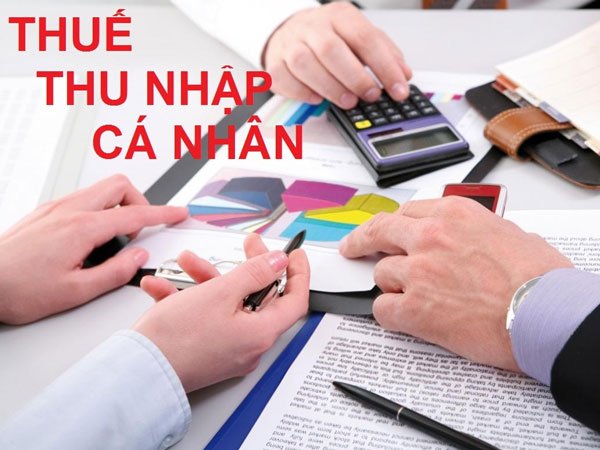 Thuế thu nhập cá nhân, lệ phí trước bạ tính thế nào khi cha mẹ tặng cho con nhà, đất?
