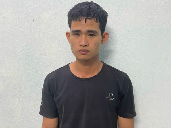 Bị chặn xe kiểm tra nồng độ cồn, thanh niên tông trọng thương công an