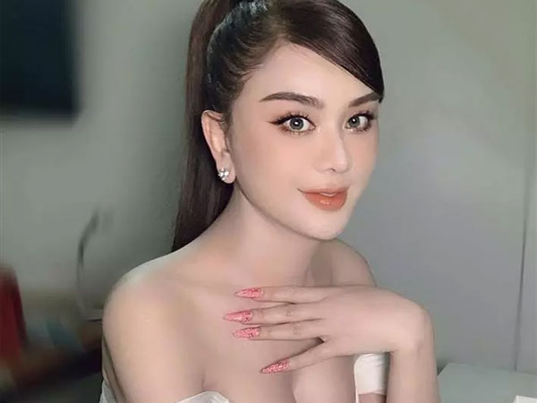 Lâm Khánh Chi có tình mới sau 1 năm chia tay chồng cũ?
