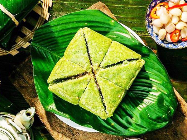Cách phân biệt bánh chưng luộc bằng pin độc hại