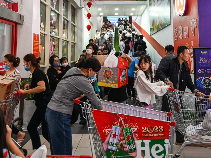 Ngày cao điểm 'càn quét' hàng Tết ở siêu thị