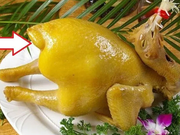 Tết nào cũng có thịt gà: Khi ăn chớ tham lam 4 vị trí này kẻo dễ rước 'độc tố' vào người, gây bệnh