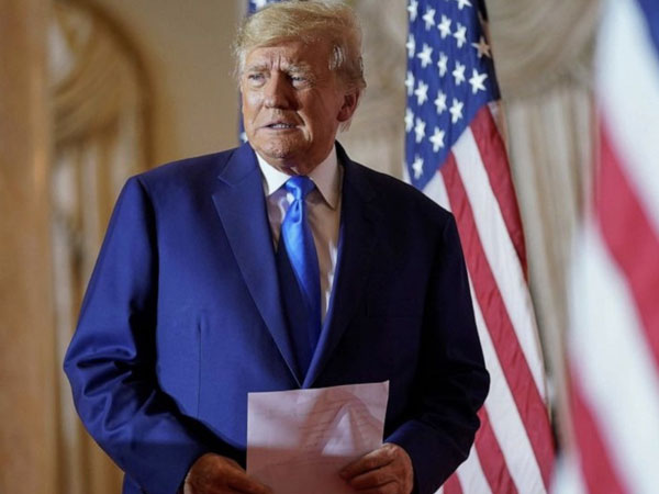 Ông Trump bị phạt gần 1 triệu USD vì vụ kiện bà Hillary Clinton