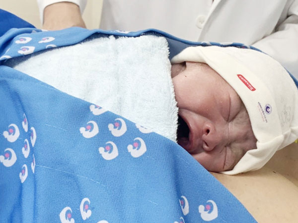 Các em bé 'Mèo Con' chào đời trong khoảnh khắc giao thừa
