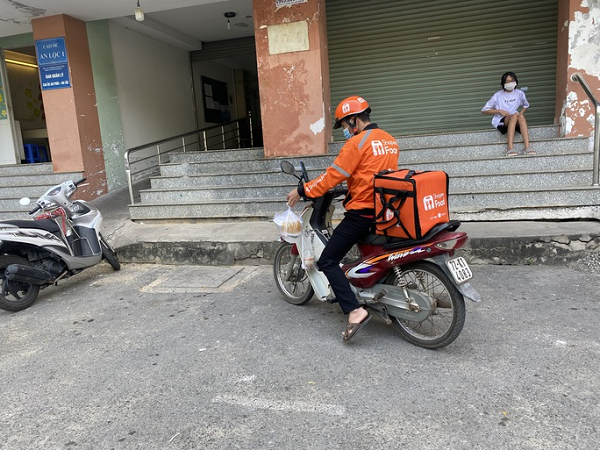 Tài xế xe công nghệ, đặt đồ ăn “nổ đơn” liên tục, kiếm bạc triệu ngày Tết