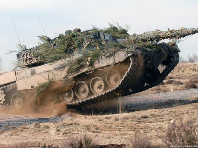 Đức tuyên bố về siêu chiến xa đến Ukraine, Nga cảnh báo thảm kịch toàn cầu