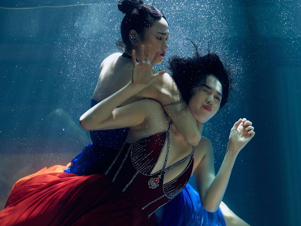 Ê kíp bức xúc vì phim 18+ của Minh Hằng, Ngọc Trinh bị phát tán trên mạng xã hội