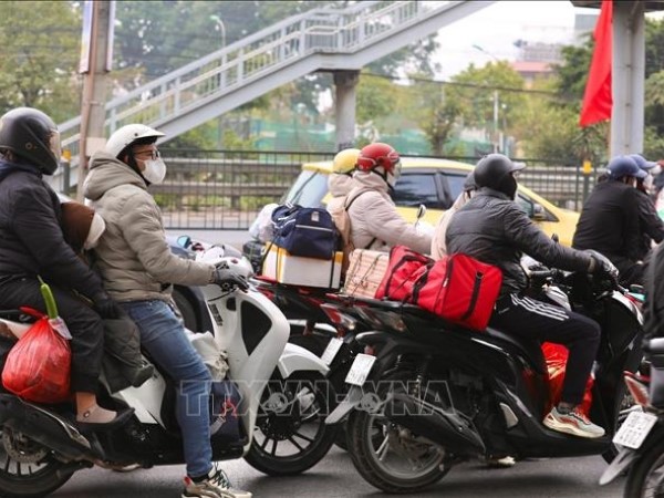 Người dân trở lại Hà Nội sau kỳ nghỉ Tết Nguyên đán