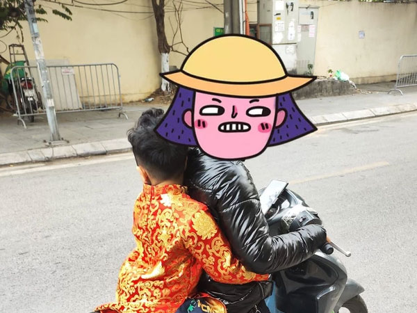 Người xe ôm công nghệ đặc biệt và sự ấm áp với thanh niên cô đơn giữa đất trời Hà Nội