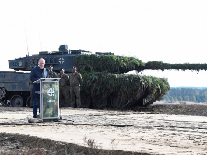 Điều gì khiến Đức vượt 'lằn ranh đỏ', quyết định giao xe tăng Leopard 2 cho Ukraine?